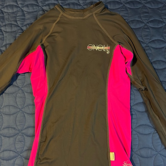 O Neil Rashguard - Picture 1 of 4